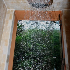 Oversize Shower head, Photo by Marc Pouliot